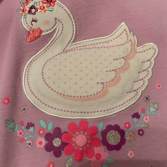 5 Piece Bundle 12 months HOST PICK!! - Picture 3 of 11